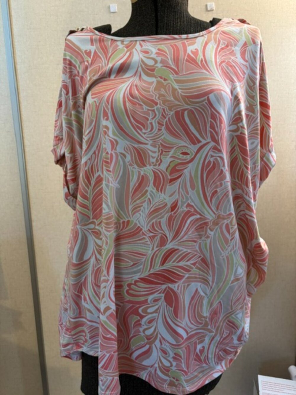 A.U.W Women's 3X Short Sleeve Floral Blouse